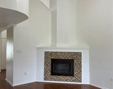 12828 Woodbend Court - Photo Thumbnail 10