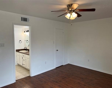 12828 Woodbend Court - Photo Thumbnail 17