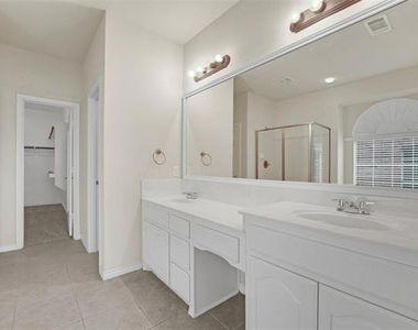 10438 Coach House Lane - Photo Thumbnail 24