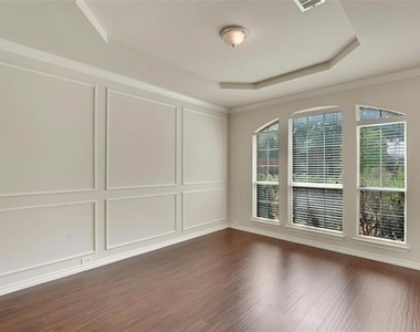 10438 Coach House Lane - Photo Thumbnail 4