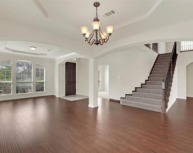 10438 Coach House Lane - Photo Thumbnail 8