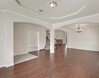 10438 Coach House Lane - Photo Thumbnail 5
