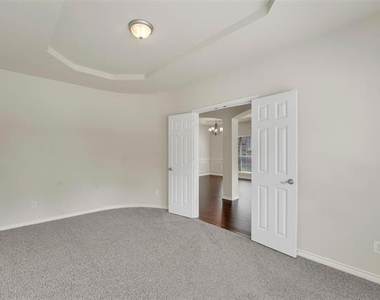 10438 Coach House Lane - Photo Thumbnail 3