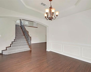 10438 Coach House Lane - Photo Thumbnail 6