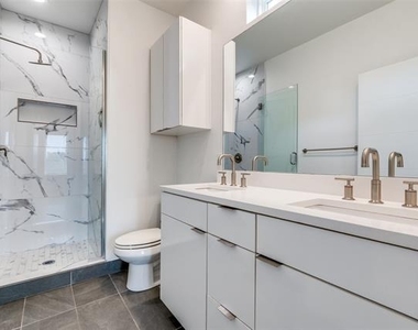 1828 N Garrett Avenue - Photo Thumbnail 7