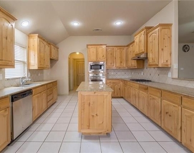 3003 Belmont Court - Photo Thumbnail 8