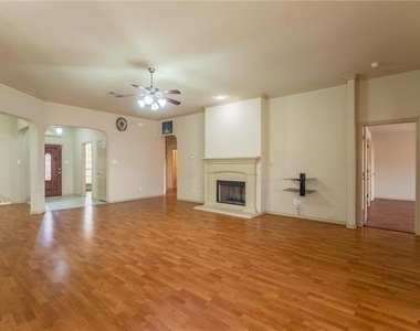 3003 Belmont Court - Photo Thumbnail 4