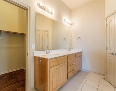 3003 Belmont Court - Photo Thumbnail 16
