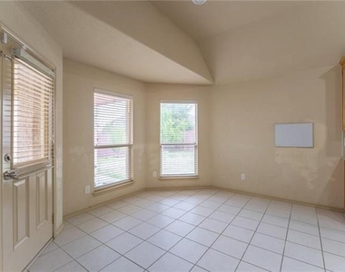 3003 Belmont Court - Photo Thumbnail 10