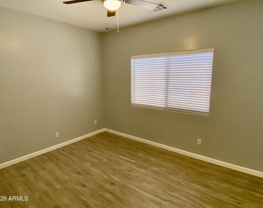 2300 E Magma Road - Photo Thumbnail 11