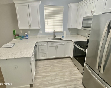 2300 E Magma Road - Photo Thumbnail 5