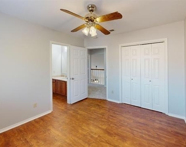 7913 Rice Drive - Photo Thumbnail 13