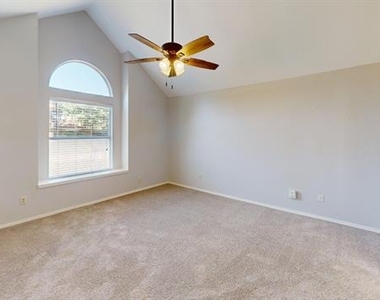 7913 Rice Drive - Photo Thumbnail 12