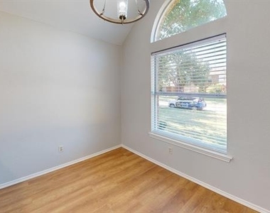 7913 Rice Drive - Photo Thumbnail 10