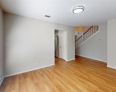 7913 Rice Drive - Photo Thumbnail 8