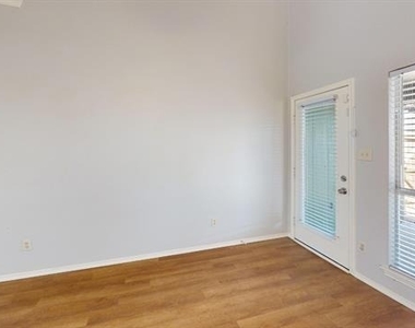 7913 Rice Drive - Photo Thumbnail 9