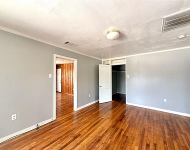 107 Fry Street - Photo Thumbnail 3