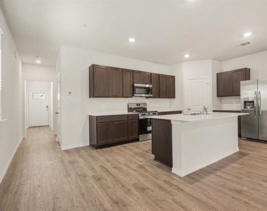 125 Arbor Drive - Photo Thumbnail 7