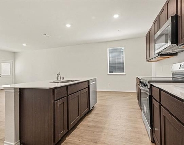 125 Arbor Drive - Photo Thumbnail 9