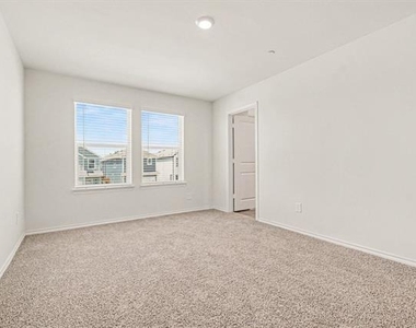 125 Arbor Drive - Photo Thumbnail 21