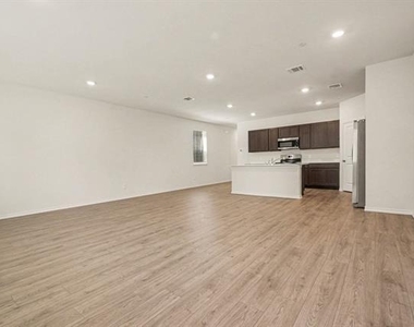 125 Arbor Drive - Photo Thumbnail 6