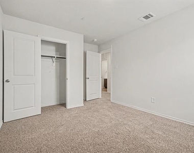 125 Arbor Drive - Photo Thumbnail 20