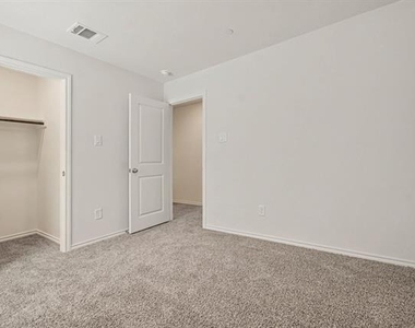 125 Arbor Drive - Photo Thumbnail 15