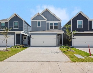 125 Arbor Drive - Photo Thumbnail 2