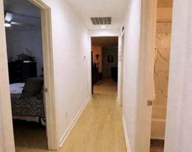 309 Thomas Street - Photo Thumbnail 2