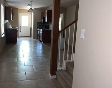 927 Parkplace Road - Photo Thumbnail 1