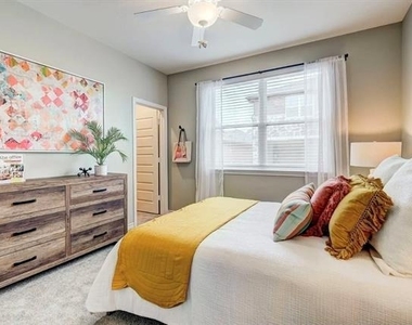 4430 Prairie Crossing - Photo Thumbnail 7