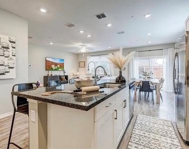 4430 Prairie Crossing - Photo Thumbnail 3