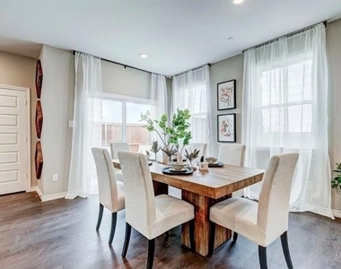4430 Prairie Crossing - Photo Thumbnail 4
