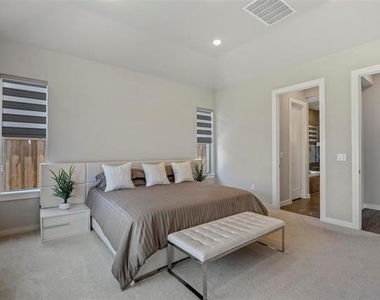 5322 Statesman Lane - Photo Thumbnail 18