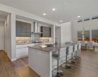 5322 Statesman Lane - Photo Thumbnail 11