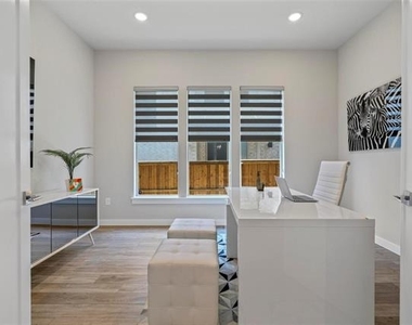 5322 Statesman Lane - Photo Thumbnail 4
