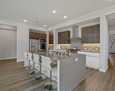 5322 Statesman Lane - Photo Thumbnail 10