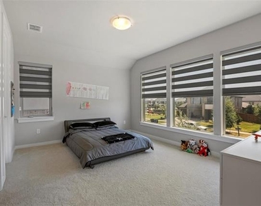 5322 Statesman Lane - Photo Thumbnail 32