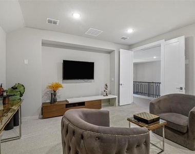 5322 Statesman Lane - Photo Thumbnail 26