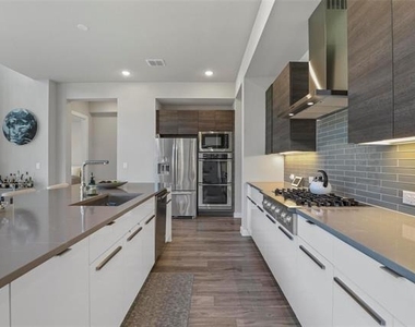 5322 Statesman Lane - Photo Thumbnail 13