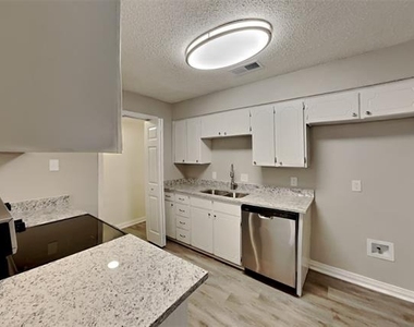 5905 Nanci Drive - Photo Thumbnail 3
