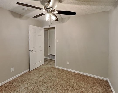 5905 Nanci Drive - Photo Thumbnail 13