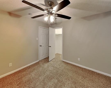 5905 Nanci Drive - Photo Thumbnail 11