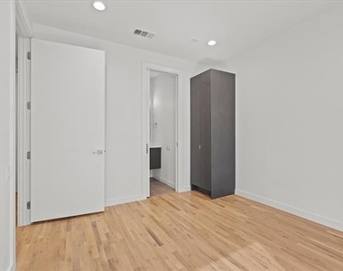 4210 Delano Place - Photo Thumbnail 5