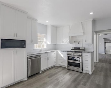 1507 N Preston Street - Photo Thumbnail 6
