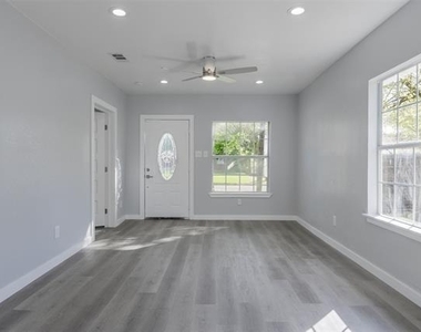 1507 N Preston Street - Photo Thumbnail 2