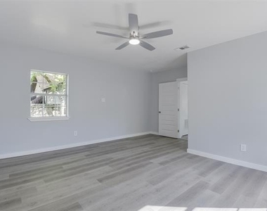 1507 N Preston Street - Photo Thumbnail 14