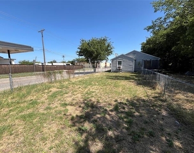 2223 Houston Street - Photo Thumbnail 12
