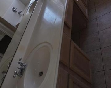3101 Cape Cod Court - Photo Thumbnail 8