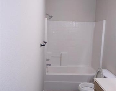 3101 Cape Cod Court - Photo Thumbnail 3